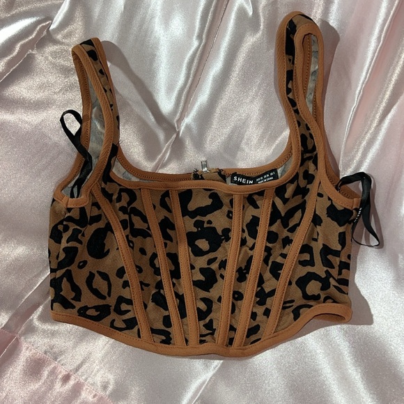 Leopard Print Crop Top - Picture 1 of 3